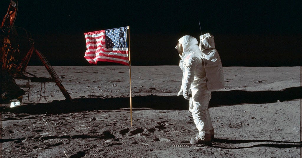CBS News poll: Most Americans favor U.S. returning to moon, going to Mars